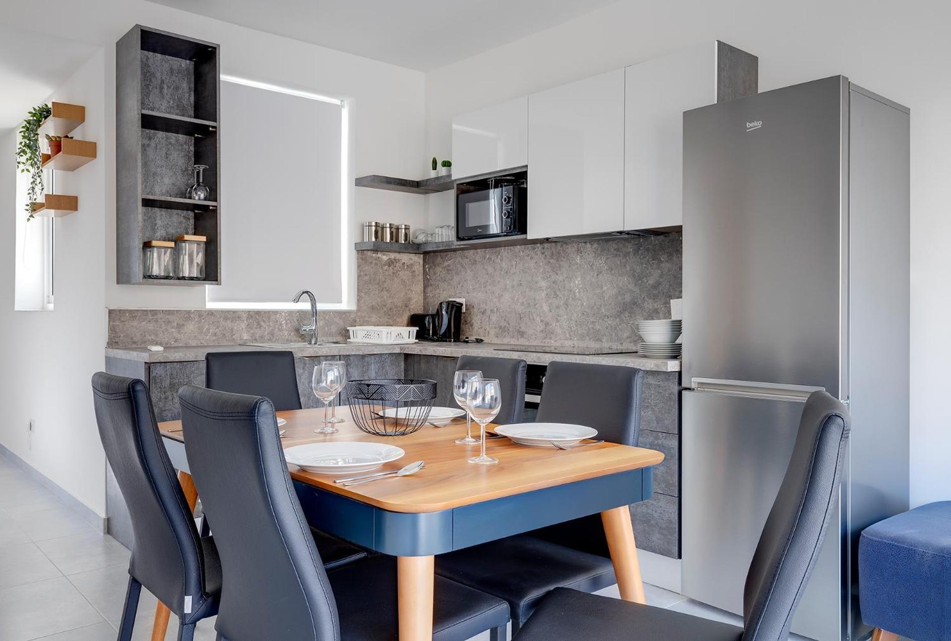 Stunning 2br Penthouse In Apartman *
