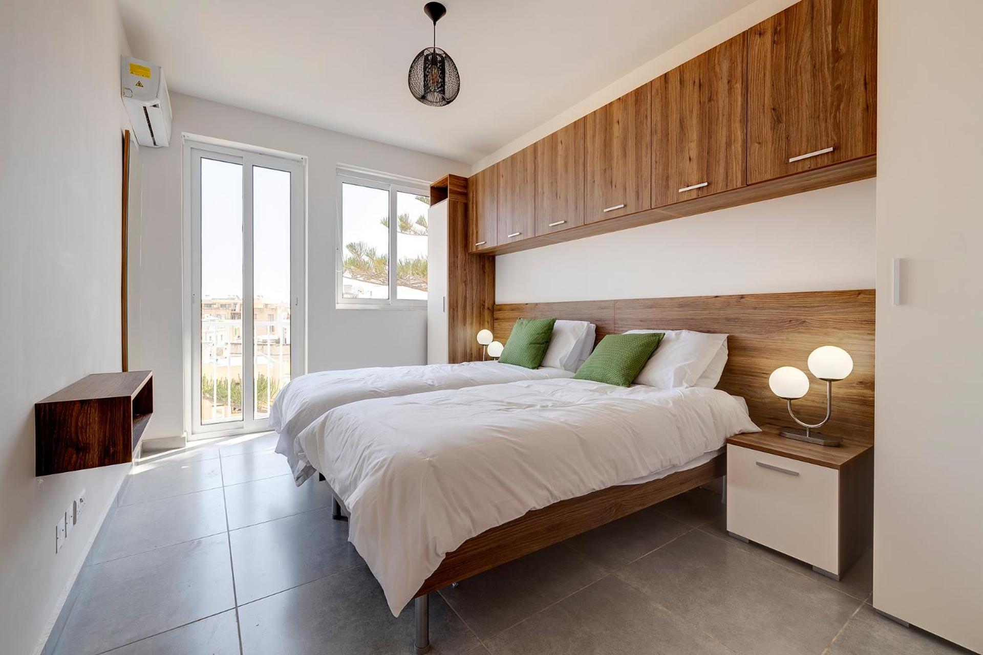 Stunning 2br Penthouse In Apartman