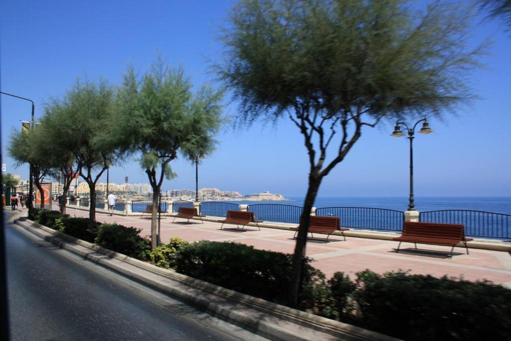 Stunning 2br Penthouse In * Sliema